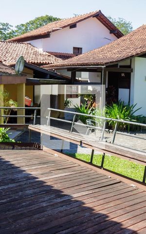 Casa de condomínio à venda com 550m², 5 quartos e 3 vagas