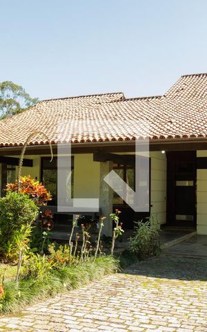 Casa de condomínio à venda com 550m², 5 quartos e 3 vagas