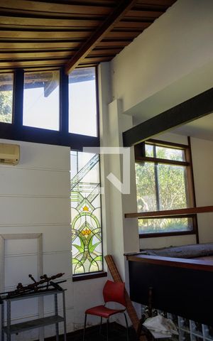 Casa de condomínio à venda com 550m², 5 quartos e 3 vagas