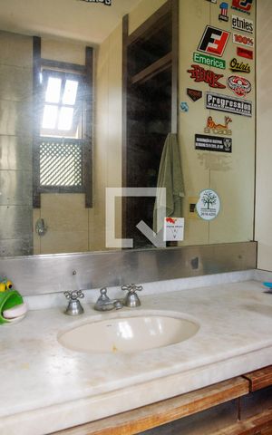 Casa de condomínio à venda com 550m², 5 quartos e 3 vagas