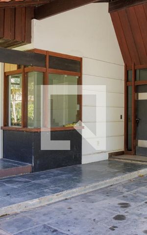 Casa de condomínio à venda com 550m², 5 quartos e 3 vagas
