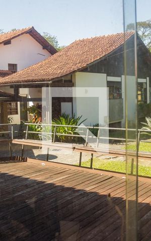 Casa de condomínio à venda com 550m², 5 quartos e 3 vagas