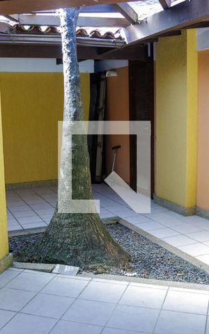 Casa de condomínio à venda com 550m², 5 quartos e 3 vagas