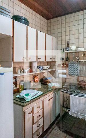 Casa à venda com 209m², 4 quartos e 2 vagas Casa à venda com 209m², 4 quartos e 2 vagasCozinha