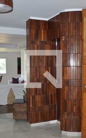 Casa à venda com 350m², 5 quartos e 6 vagasSala
