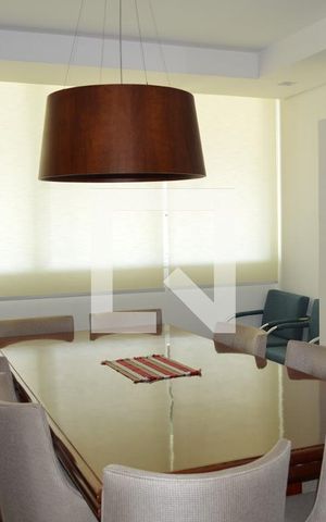 Casa à venda com 350m², 5 quartos e 6 vagasSala