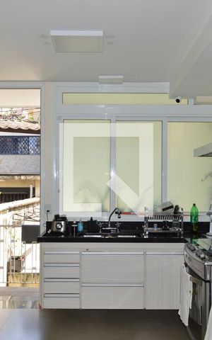 Casa à venda com 350m², 5 quartos e 6 vagasCozinha