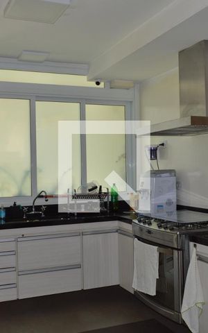 Casa à venda com 350m², 5 quartos e 6 vagasCozinha