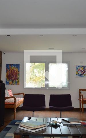Casa à venda com 350m², 5 quartos e 6 vagasSala