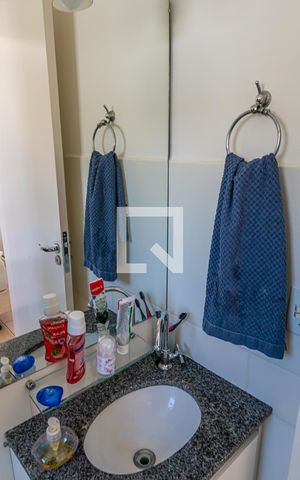 Apartamento à venda com 121m², 3 quartos e 2 vagas Apartamento à venda com 121m², 3 quartos e 2 vagasBanheiro da Suíte 1