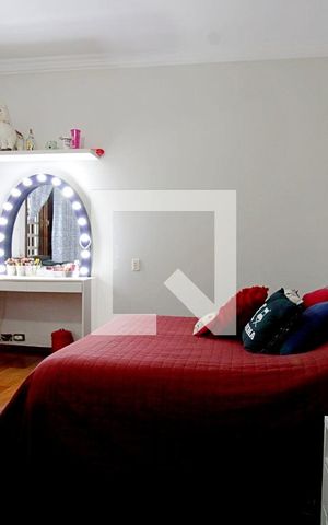 Casa para alugar com 450m², 4 quartos e 8 vagas Casa para alugar com 450m², 4 quartos e 8 vagasSuíte 3