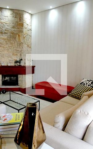 Casa para alugar com 450m², 4 quartos e 8 vagas Casa para alugar com 450m², 4 quartos e 8 vagasSala