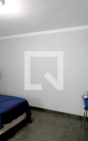 Casa para alugar com 450m², 4 quartos e 8 vagas Casa para alugar com 450m², 4 quartos e 8 vagasQuarto de Serviço