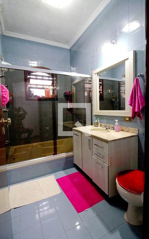 Casa para alugar com 450m², 4 quartos e 8 vagas Casa para alugar com 450m², 4 quartos e 8 vagasBanheiro da Suíte 3