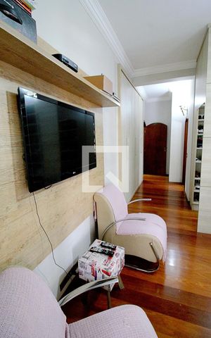 Casa para alugar com 450m², 4 quartos e 8 vagas Casa para alugar com 450m², 4 quartos e 8 vagasSuíte 4