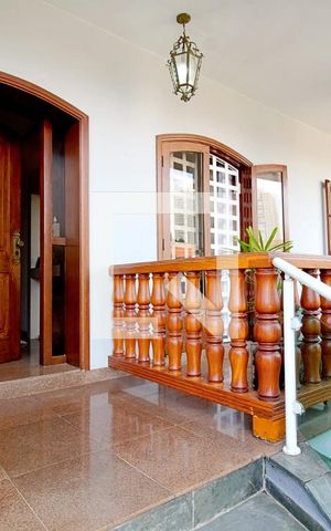 Casa para alugar com 450m², 4 quartos e 8 vagas Casa para alugar com 450m², 4 quartos e 8 vagasVaranda