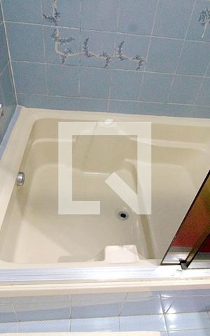 Casa para alugar com 450m², 4 quartos e 8 vagas Casa para alugar com 450m², 4 quartos e 8 vagasBanheiro da Suíte 3