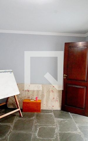 Casa para alugar com 450m², 4 quartos e 8 vagas