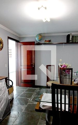 Casa para alugar com 450m², 4 quartos e 8 vagas Casa para alugar com 450m², 4 quartos e 8 vagasQuarto de Serviço