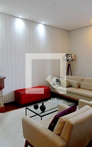Casa para alugar com 450m², 4 quartos e 8 vagas Casa para alugar com 450m², 4 quartos e 8 vagasSala