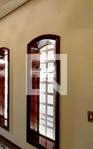Casa para alugar com 450m², 4 quartos e 8 vagas Casa para alugar com 450m², 4 quartos e 8 vagasEntrada