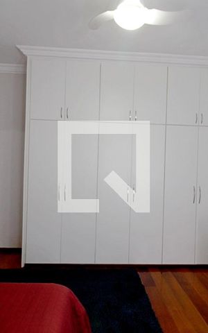 Casa para alugar com 450m², 4 quartos e 8 vagas Casa para alugar com 450m², 4 quartos e 8 vagasSuíte 3
