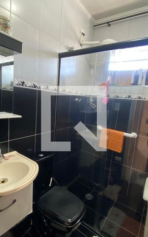 Casa à venda com 80m², 2 quartos e 2 vagasBanheiro