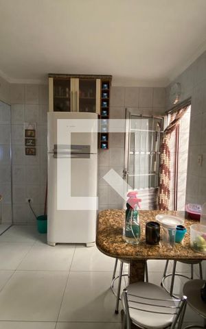 Casa à venda com 80m², 2 quartos e 2 vagasCozinha