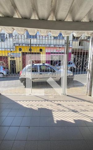 Casa à venda com 80m², 2 quartos e 2 vagasGaragem