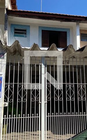 Casa à venda com 80m², 2 quartos e 2 vagasFachada