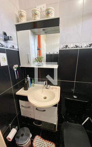 Casa à venda com 80m², 2 quartos e 2 vagasBanheiro