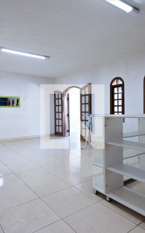 Casa para alugar com 552m², 3 quartos e 6 vagasSala