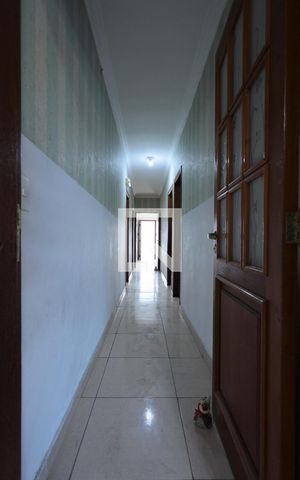 Casa para alugar com 552m², 3 quartos e 6 vagasCorredor