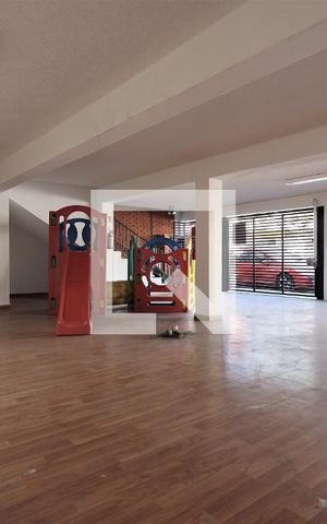 Casa para alugar com 552m², 3 quartos e 6 vagasGaragem