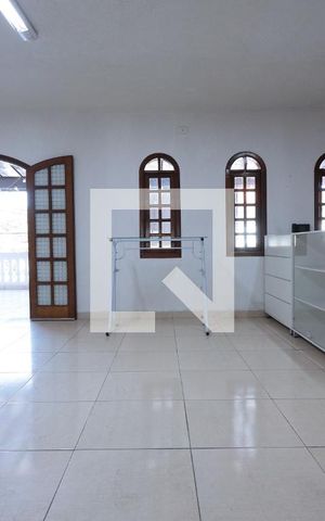 Casa para alugar com 552m², 3 quartos e 6 vagasSala