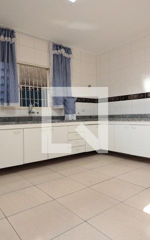 Casa para alugar com 552m², 3 quartos e 6 vagasCozinha