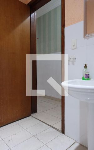 Casa para alugar com 552m², 3 quartos e 6 vagasBanheiro 2