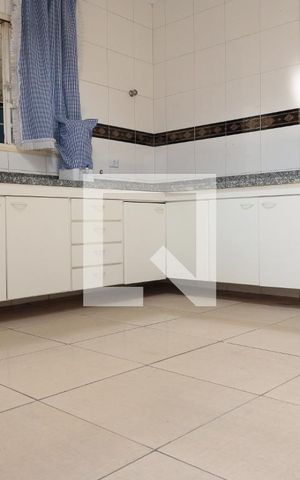 Casa para alugar com 552m², 3 quartos e 6 vagasCozinha - Armários