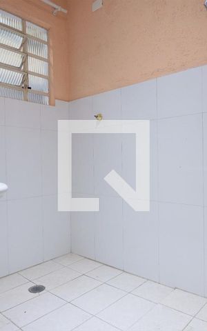 Casa para alugar com 552m², 3 quartos e 6 vagasBanheiro 2