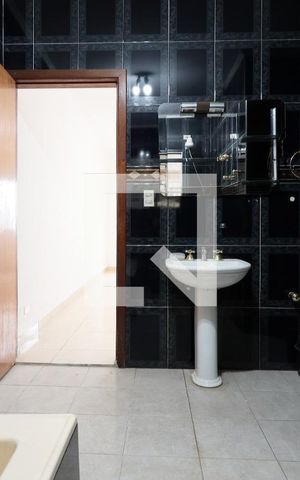Casa para alugar com 552m², 3 quartos e 6 vagasBanheiro da Suíte 3