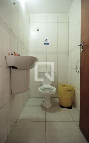 Casa para alugar com 552m², 3 quartos e 6 vagasBanheiro 4