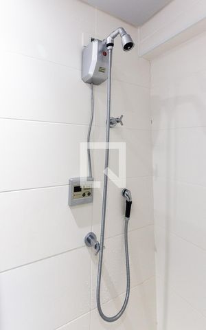 Studio para alugar com 54m², 1 quarto e 1 vaga Studio para alugar com 54m², 1 quarto e 1 vagaChuveiro