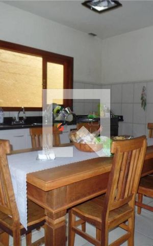 Casa à venda com 340m², 5 quartos e 6 vagas