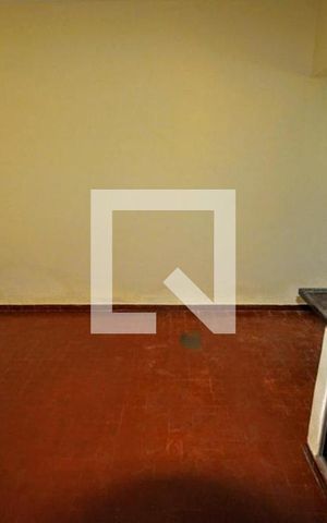 Casa à venda com 62m², 1 quarto e 6 vagas