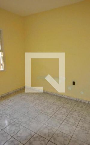 Casa à venda com 62m², 1 quarto e 6 vagas