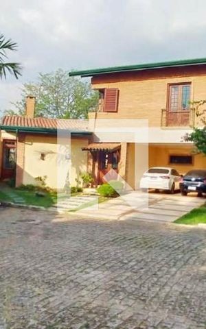 Casa à venda com 380m², 4 quartos e 4 vagas