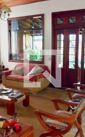 Casa à venda com 380m², 4 quartos e 4 vagas