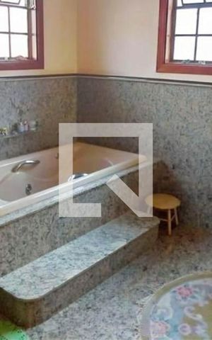 Casa à venda com 380m², 4 quartos e 4 vagas