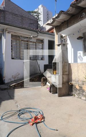 Casa à venda com 120m², 1 quarto e sem vagaQuintal