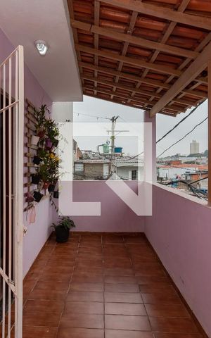 Casa à venda com 142m², 3 quartos e 4 vagas Casa à venda com 142m², 3 quartos e 4 vagasVaranda